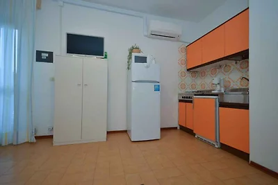 Studio mit Klimaanlage und Balkon