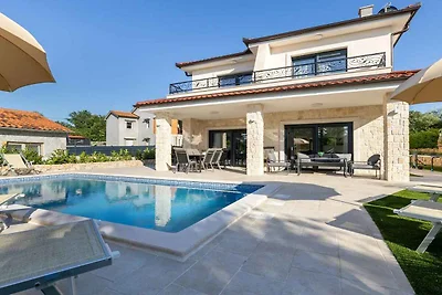 Villa mit Pool