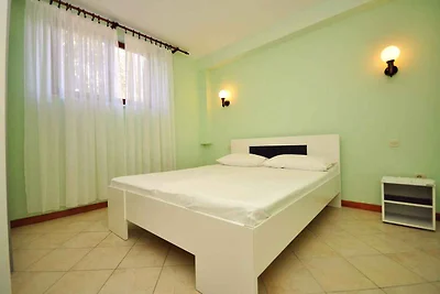 Ferienwohnung mit Terrasse und Klimaanlage
