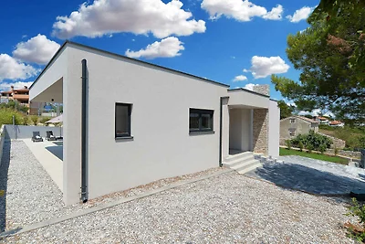 Villa mit Swimmingpool und Sauna