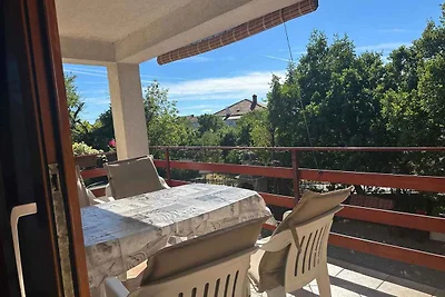 Ferienwohnung mit Pool & Balkon