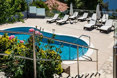 Ferienwohnung mit Terrasse, Aussenpool und