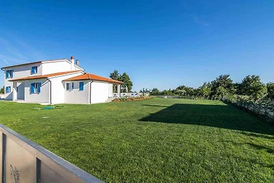 Villa mit Pool und Klimaanlage