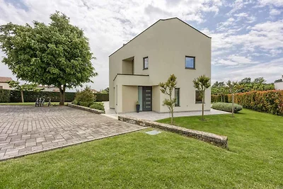 Villa Eine Luxusvilla mit einem kristallklare