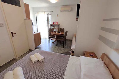 Ferienwohnung mit Meerblick 200 m vom Strand