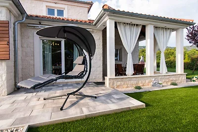 Ferienhaus mit Klimaanlage und Aussenpool