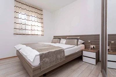 Ferienwohnung mit Klimaanlage und Terrasse