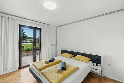 Ferienwohnung mit Klimaanlage und Pool