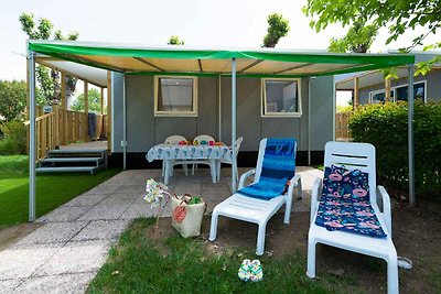 Mobilehome mit Pool und eigenem Garten