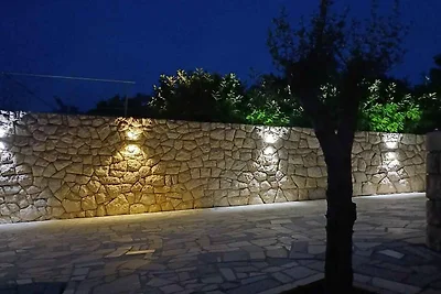 Ferienwohnung mit Pool und Meerblick
