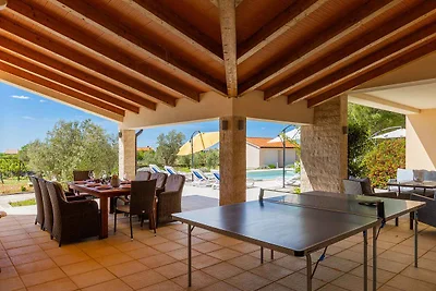 Villa mit Pool, Klimaanlage, Fitness und