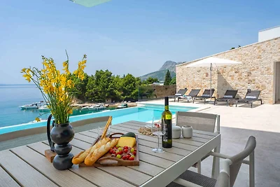 Ferienhaus mit Aussenpool