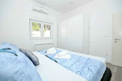 Villa mit Klimaanlage, mit Grillmöglichkeit, 