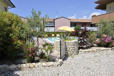 Ferienwohnung mit Balkon und Schwimmbad