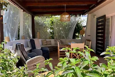 Ferienwohnung mit Garten und Klimaanlage