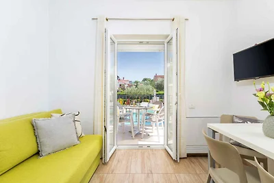Ferienwohnung mit Balkon und Pool