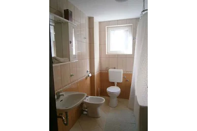 Ferienwohnung mit Terrasse, nur 30m vom Meer