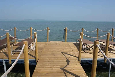 Ferienhaus völlig renoviert direkt am Balaton