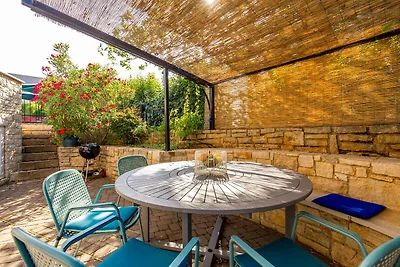 Charmantes Ferienhaus Lidija mit privatem Poo