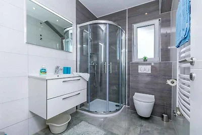 Ferienwohnung mit Klimaanlage und Balkon