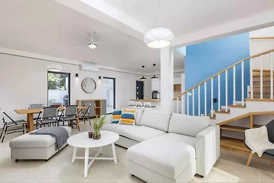 Ferienhaus mit Swimmingpool, Grill und