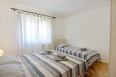 Ferienwohnung mit Garten in der Nähe des