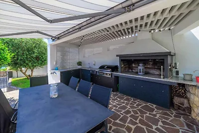 Studio mit Gemeinschaftspool und Balkon