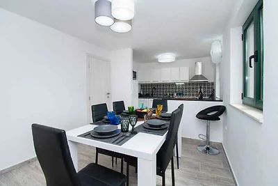 Ferienhaus mit Klimaanlage und Aussen-Whirlpo