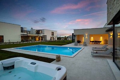 FerienHaus mit Pool, Whirlpool und Sonnendeck