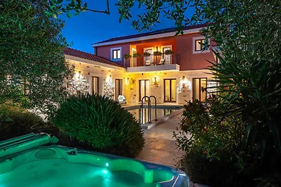 Elegante Villa Pamaroka in Šibenik mit privat