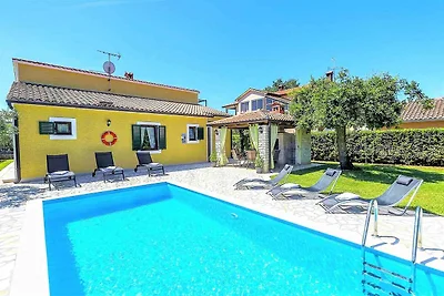 Villa mit Pool und Klimaanlage