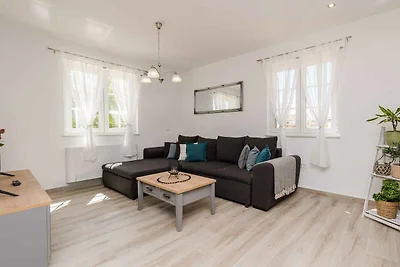 Ferienhaus mit Pool und Klimaanlage