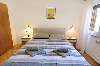 Ferienwohnung mit Garten in der Nähe des