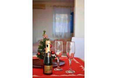 Ferienwohnung mit Terrasse und Klimaanage