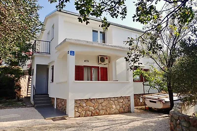 Ferienwohnung mit Garten und Klimaanlage