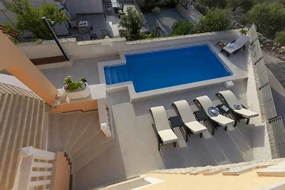 Villa mit Pool