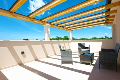 Villa mit Pool und Klimaanlage