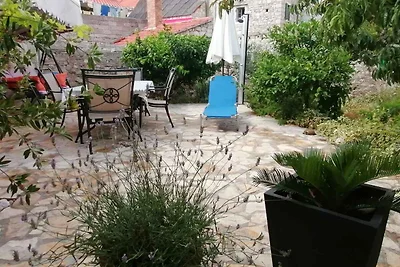 Ferienwohnung mit Terrasse und Grill