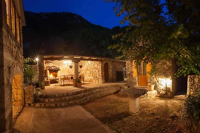 Ferienhaus mit Pool und Klimaanlage
