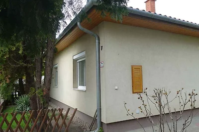 Ferienhaus mit Garten und Terrasse in