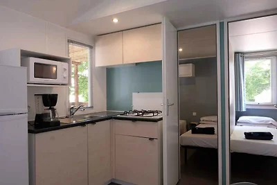 Mobilehome mit Veranda und Pool