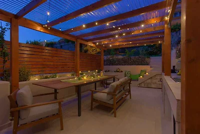 Villa im modernen Design mit privatem Pool un