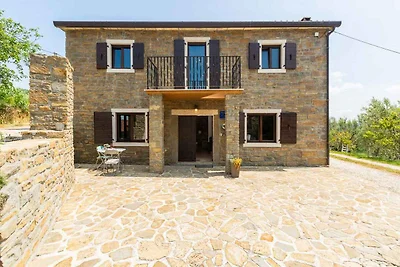 Villa mit Swimmingpool und Grillterrasse