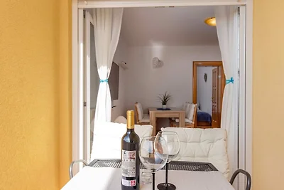 Ferienwohnung Mit Meerblick und Pool