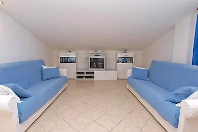 Ferienwohnung mit Klimaanlage und Balkon