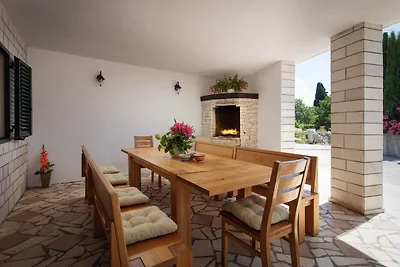 Villa mit Meerblick und Pool