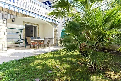 Ferienwohnung mit Terrasse und Grill