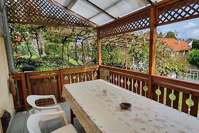 Ferienhaus mit Terrasse und Garten