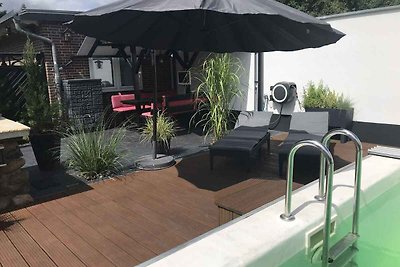 Ferienhaus gemütlich eingerichtet mit Pool un