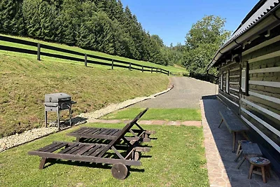Ferienhaus mit Schwimmbad in einem Semi-Selit